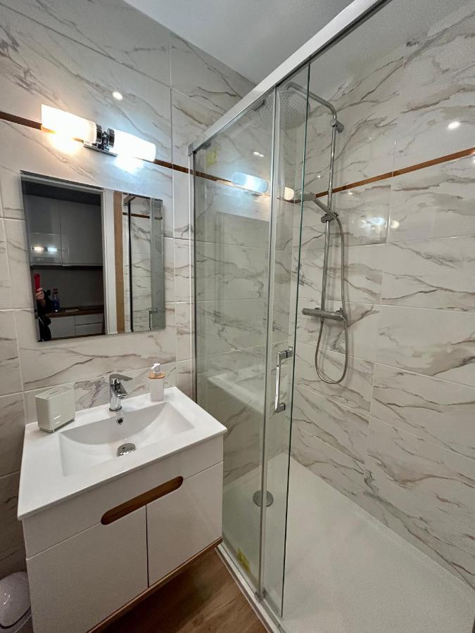 Apartamenty Pl. Wolnosci 6 Poznań Buitenkant foto
